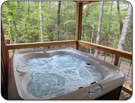 Beautiful rustic cabin at M & M Outdoors Campground