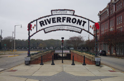 Outside view of the sign at Riverfront Park